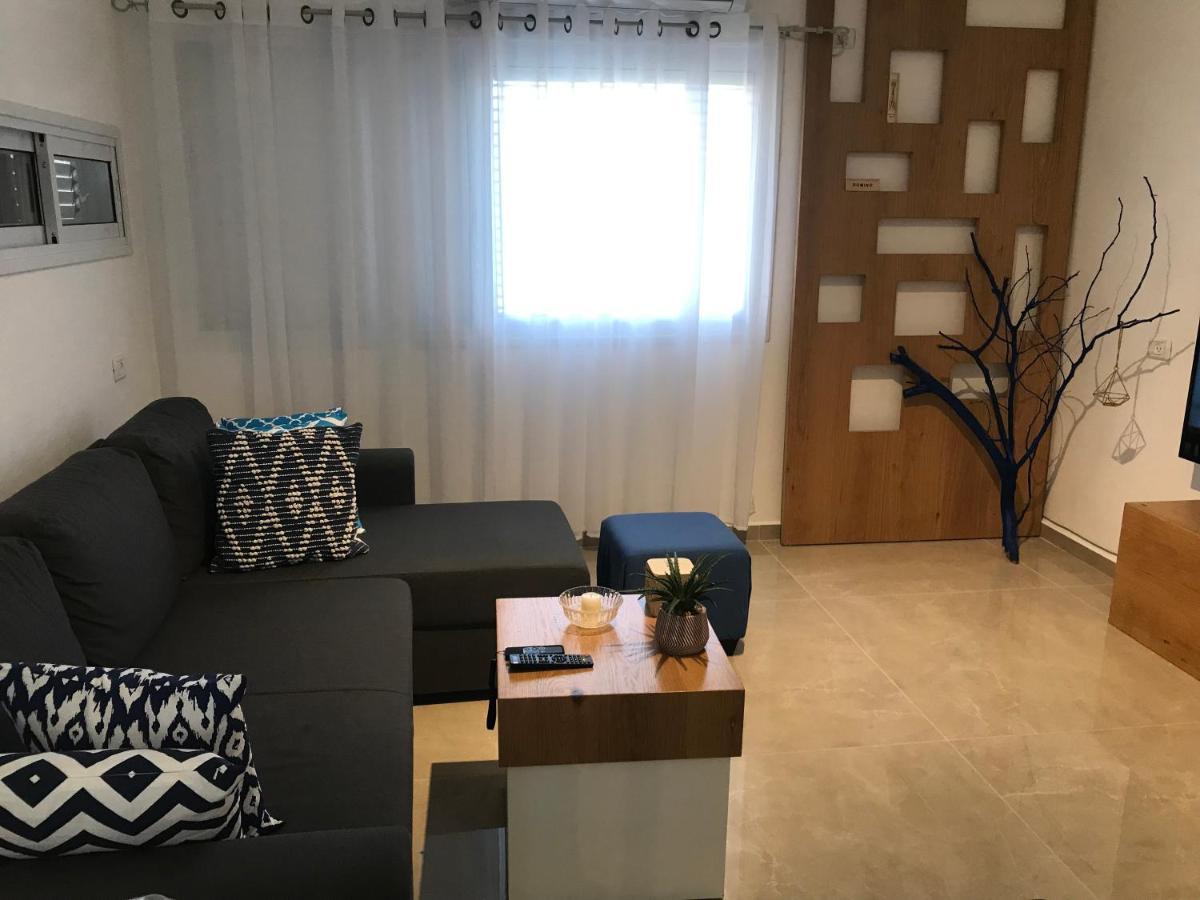 Queen Of The Dead Sea By Crown Neve Zohar Exterior foto