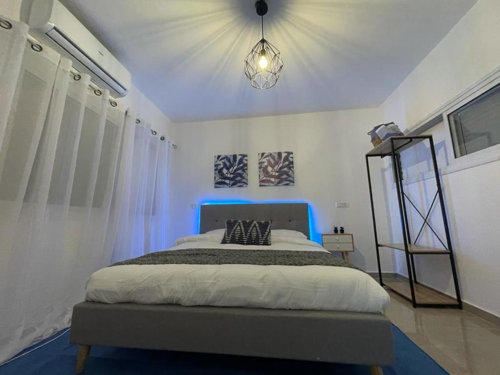 Queen Of The Dead Sea By Crown Neve Zohar Exterior foto